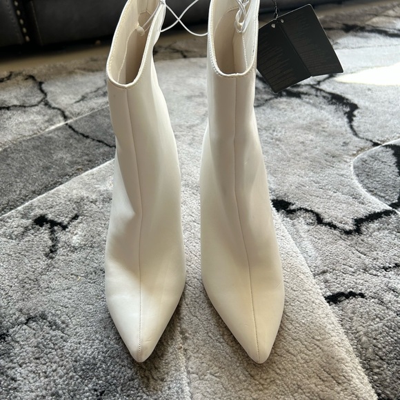 Forever 21 White Heeled Boots - Picture 3 of 4